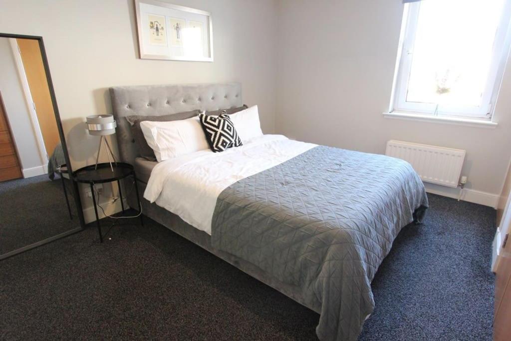 Spacious 2 Bed, 2 Bath Apartment -The Shore, Leith エディンバラ エクステリア 写真