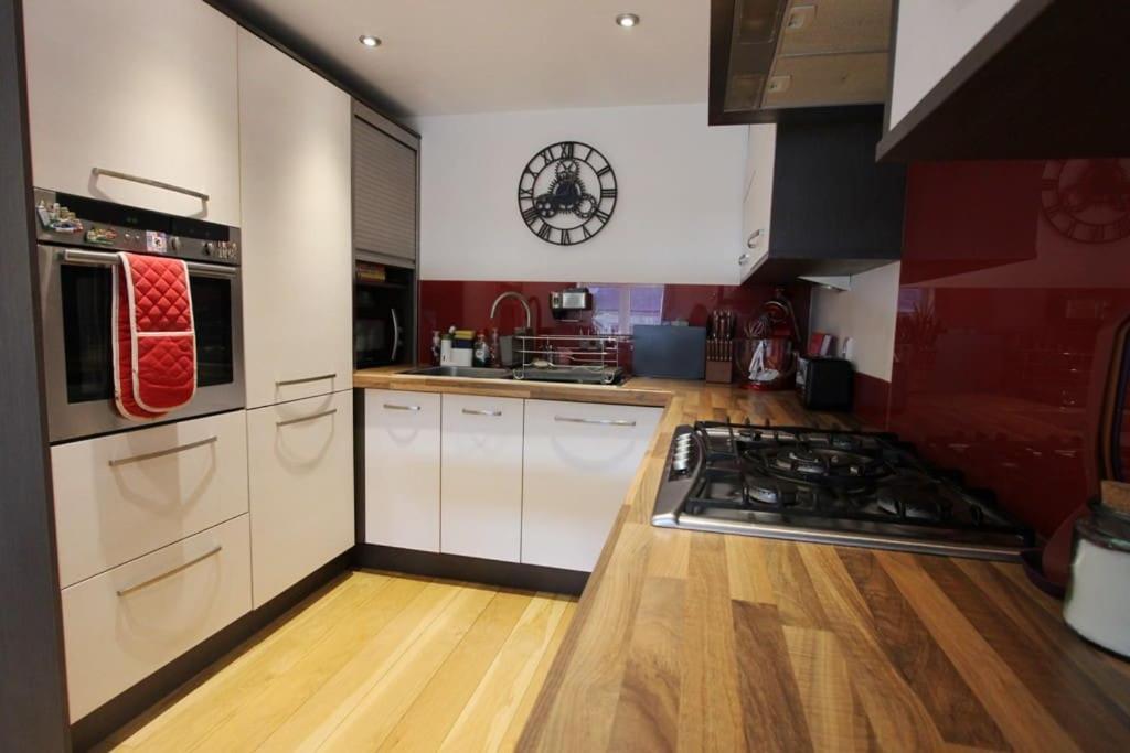 Spacious 2 Bed, 2 Bath Apartment -The Shore, Leith エディンバラ エクステリア 写真